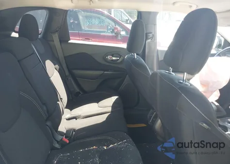 2017 Jeep Cherokee Latitude 4X4 z USA, uszkodzony, nr VIN 1C4PJMCB6HW520731